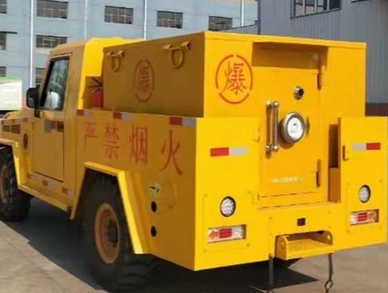 沿滩凯龙爆破器材运输车：保障爆破任务的安全运行